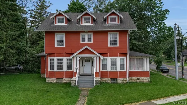 $299,900 | 125 Winspear Avenue, Buffalo, NY 14214