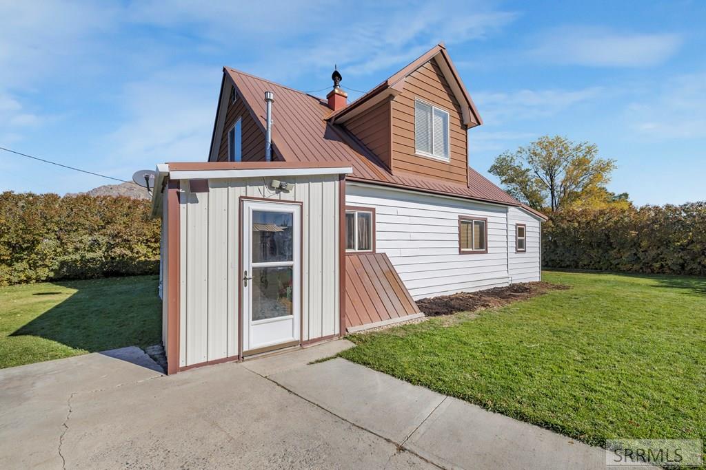 590 Park Road Arco, ID 83213 - Photo 4 of 55