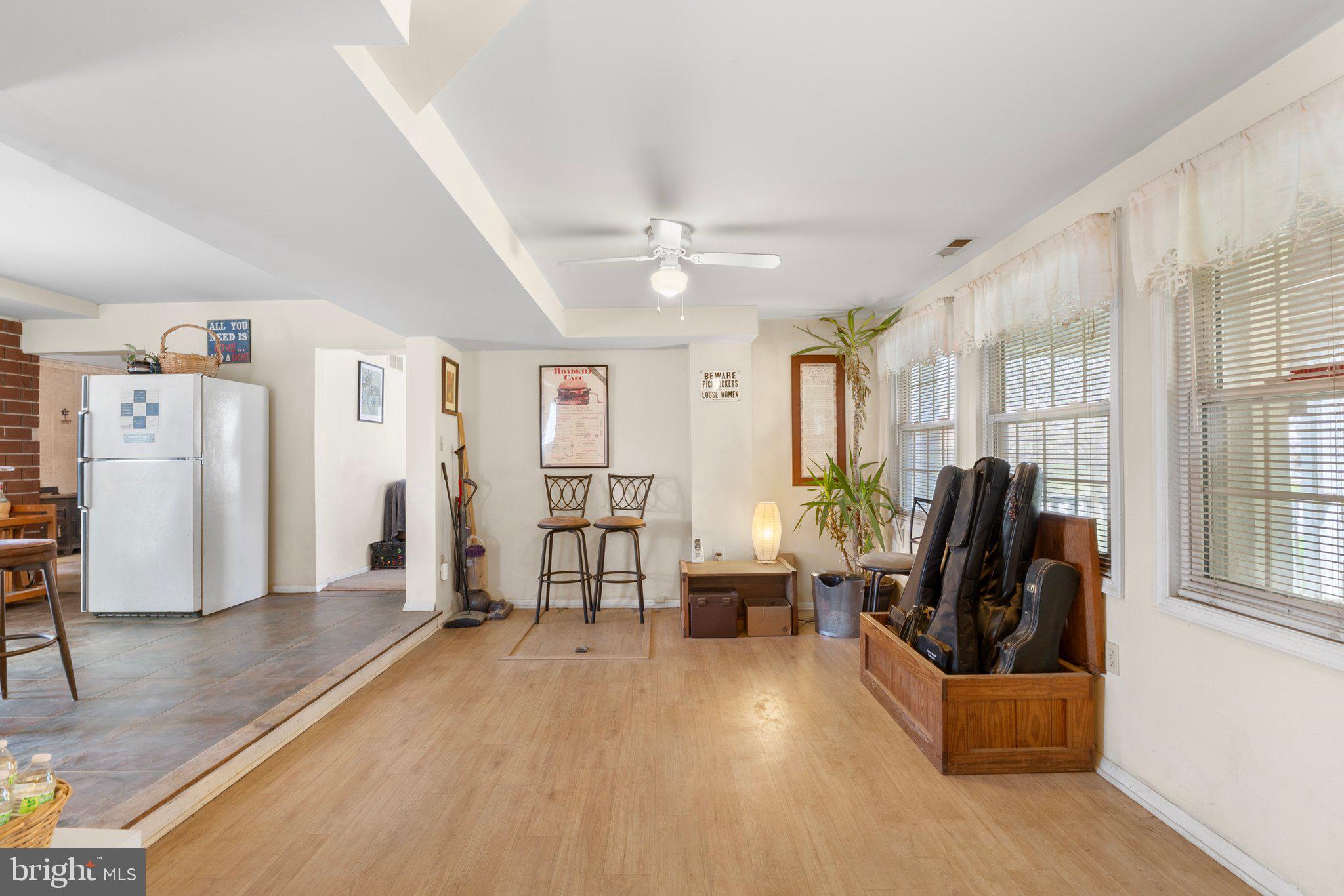 15921 Frederick Road Woodbine, MD 21797 - Photo 7 of 41 Bright and inviting open space.