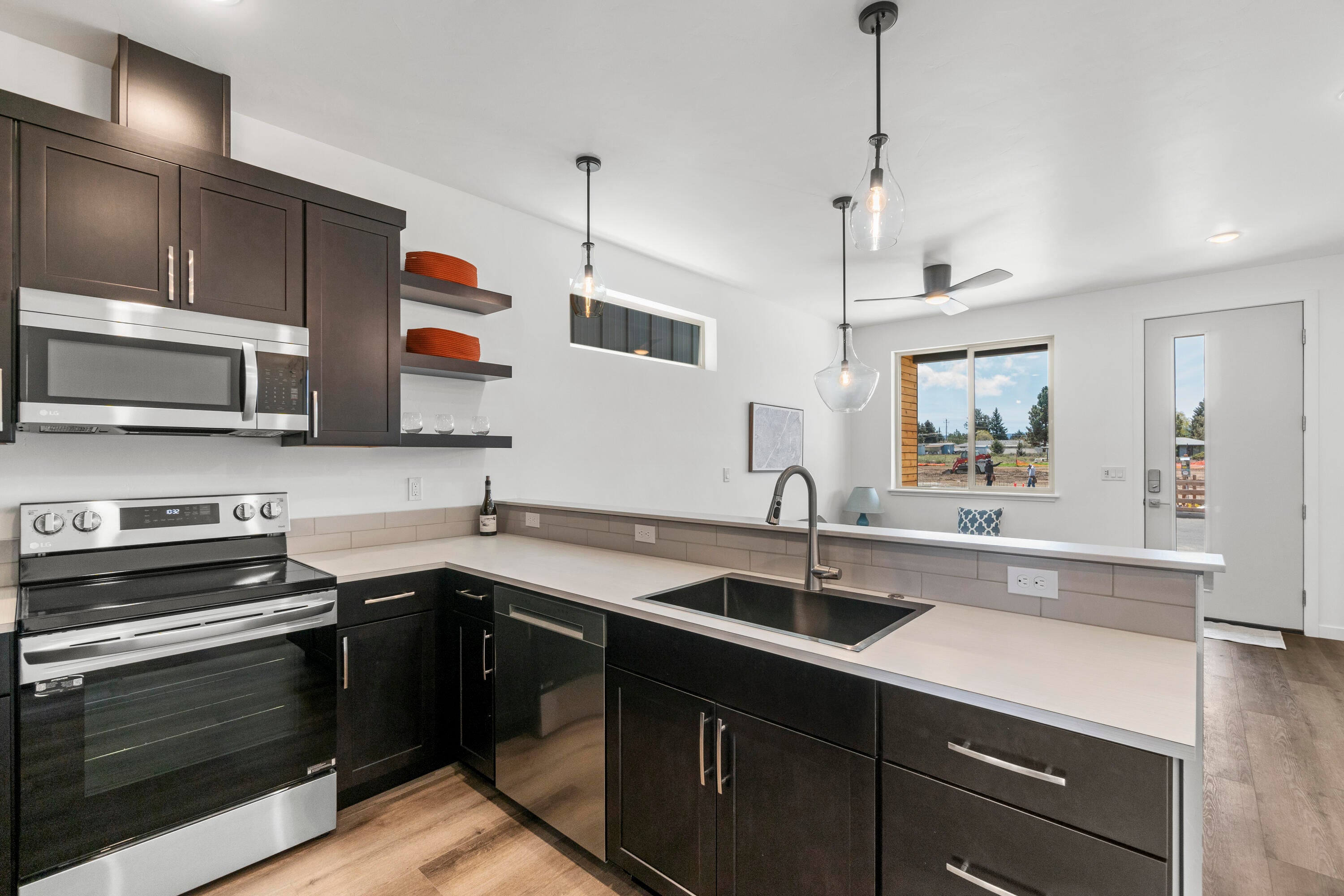 61646 Pettigrew Road, Unit 3 Bend, OR 97702 - Photo 8 of 12 18-print-DSC07452