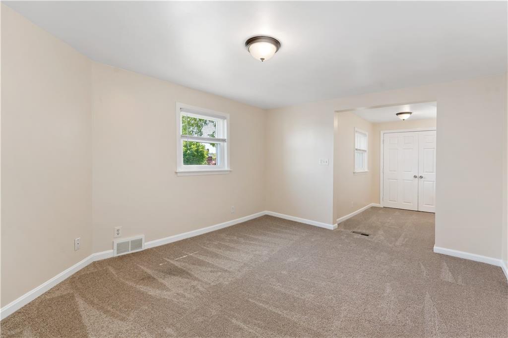 357 Gregg Street Carnegie, PA 15106 - Photo 14 of 34 an empty room with windows