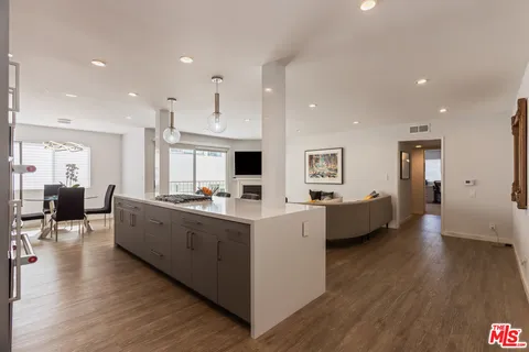 $1,025,000 | 1535 South Bentley Avenue, Unit 301, Los Angeles, CA 90025