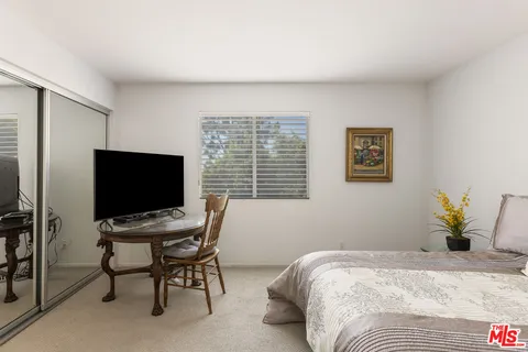 $1,025,000 | 1535 South Bentley Avenue, Unit 301, Los Angeles, CA 90025