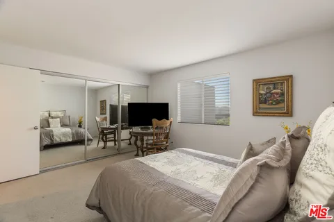 $1,025,000 | 1535 South Bentley Avenue, Unit 301, Los Angeles, CA 90025