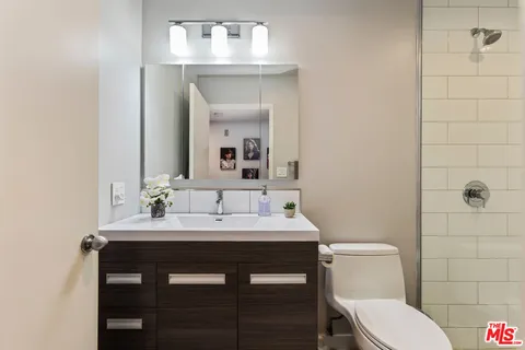 $1,025,000 | 1535 South Bentley Avenue, Unit 301, Los Angeles, CA 90025