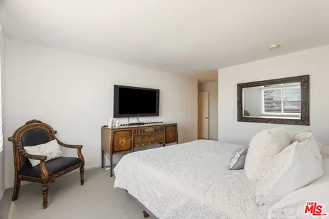 $1,025,000 | 1535 South Bentley Avenue, Unit 301, Los Angeles, CA 90025