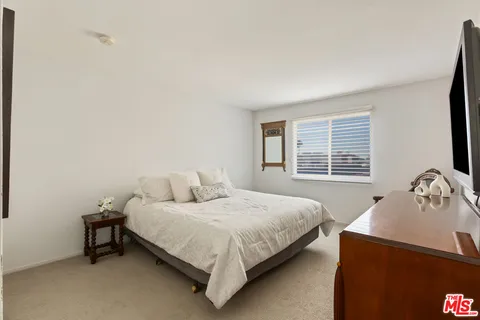 $1,025,000 | 1535 South Bentley Avenue, Unit 301, Los Angeles, CA 90025