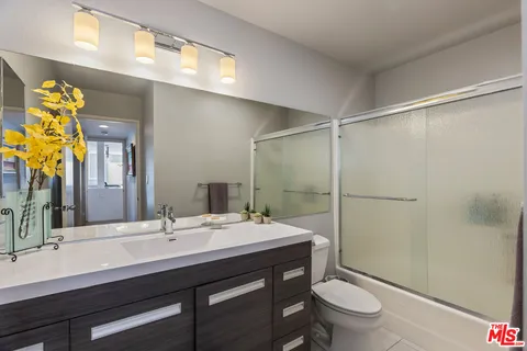 $1,025,000 | 1535 South Bentley Avenue, Unit 301, Los Angeles, CA 90025