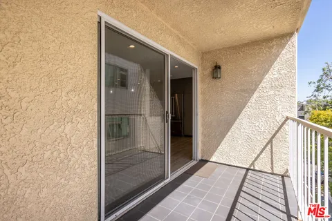 $1,025,000 | 1535 South Bentley Avenue, Unit 301, Los Angeles, CA 90025