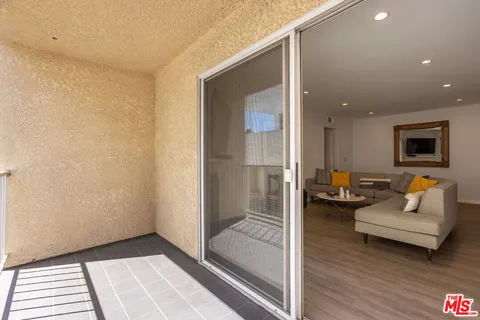 $1,025,000 | 1535 South Bentley Avenue, Unit 301, Los Angeles, CA 90025