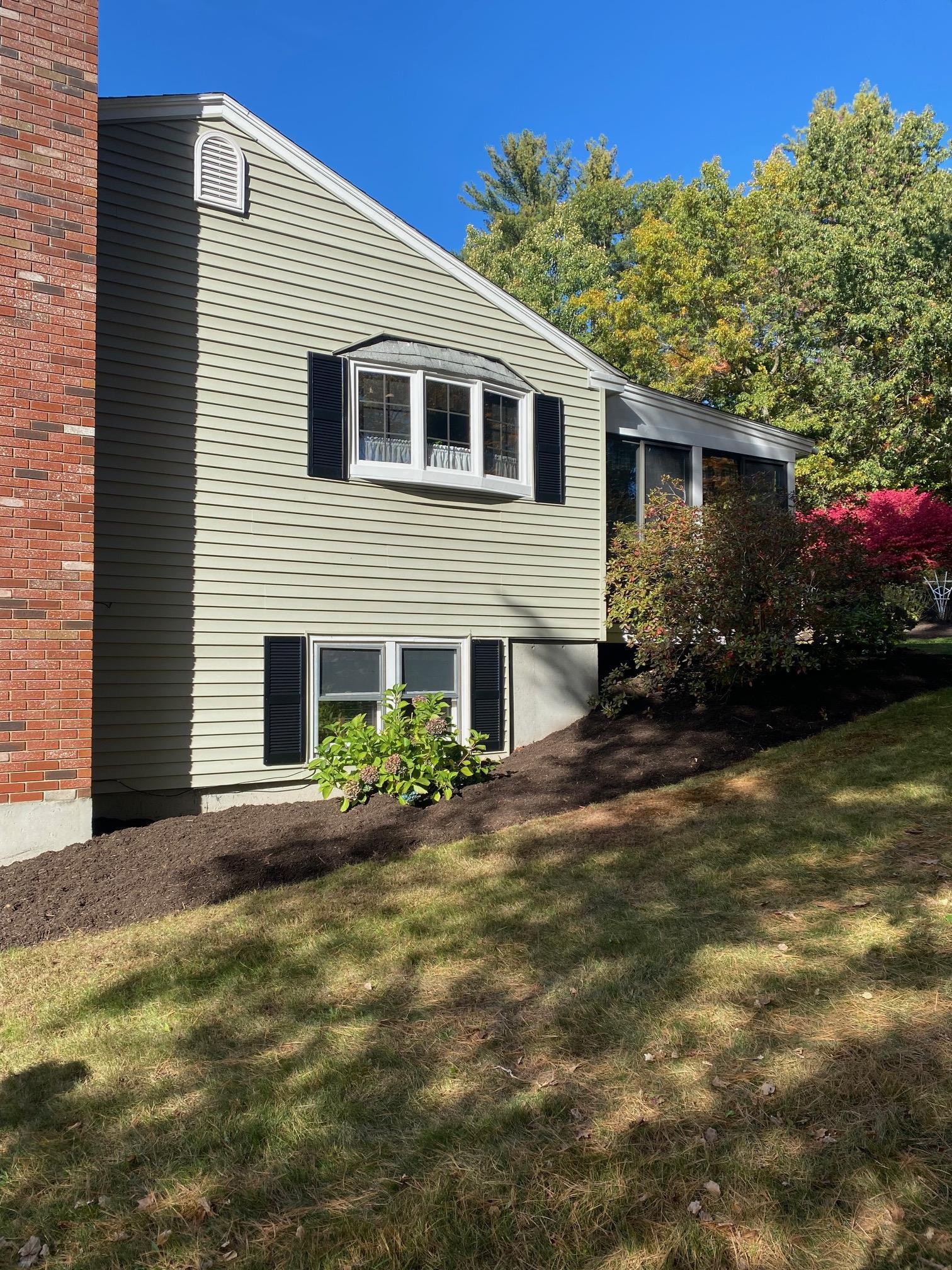 676 Cohas Avenue Manchester, NH 03109 - Photo 4 of 12