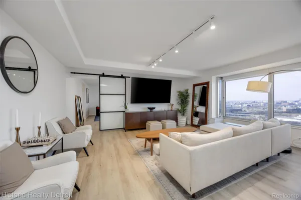 $179,900 | 1300 East Lafayette Street, Unit 2409, Detroit, MI 48207
