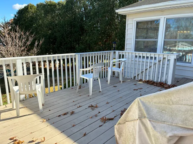 $379,900 | 21 Ridge Drive, Montville, CT 06382