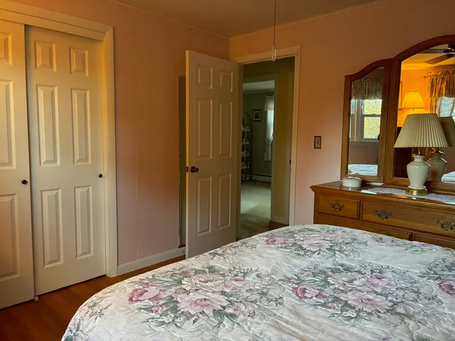 $379,900 | 21 Ridge Drive, Montville, CT 06382