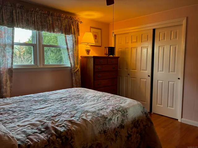 $379,900 | 21 Ridge Drive, Montville, CT 06382