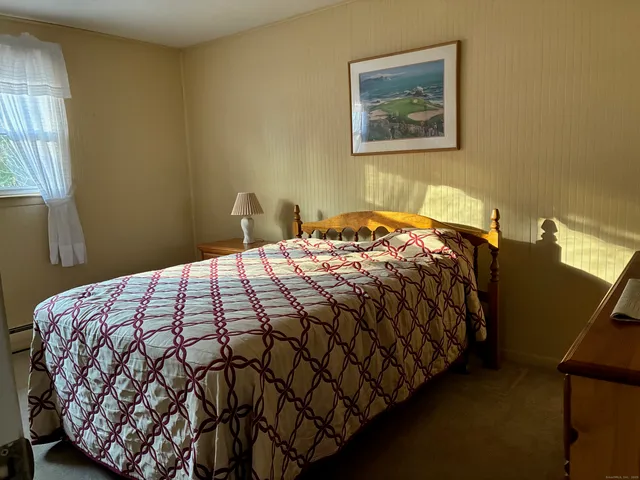 $379,900 | 21 Ridge Drive, Montville, CT 06382