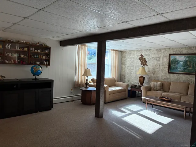 $379,900 | 21 Ridge Drive, Montville, CT 06382