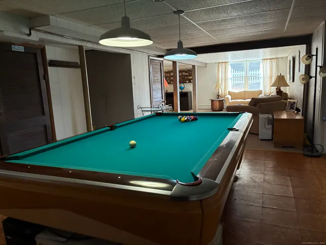 $379,900 | 21 Ridge Drive, Montville, CT 06382