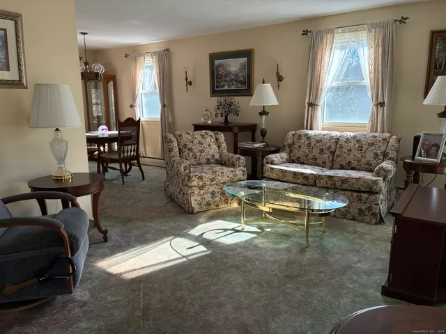 $379,900 | 21 Ridge Drive, Montville, CT 06382