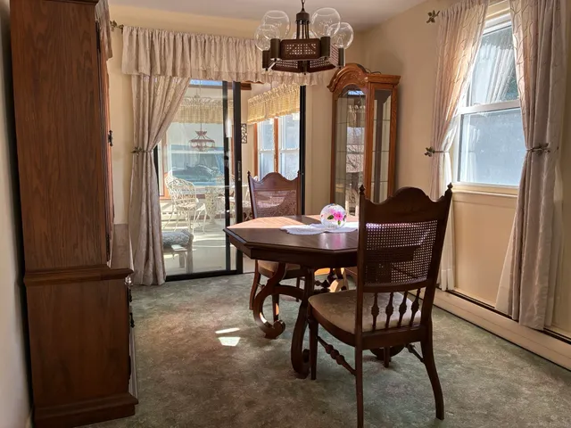 $379,900 | 21 Ridge Drive, Montville, CT 06382