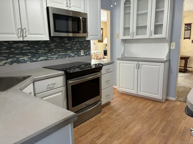 $379,900 | 21 Ridge Drive, Montville, CT 06382