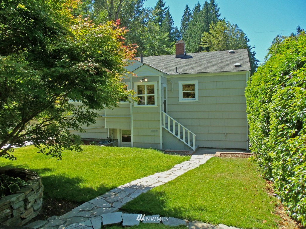 9408 37th Avenue Southwest Seattle, WA 98126 - Photo 11 of 15