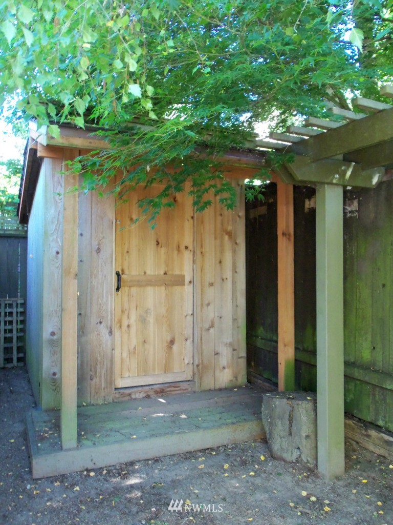 9408 37th Avenue Southwest Seattle, WA 98126 - Photo 14 of 15