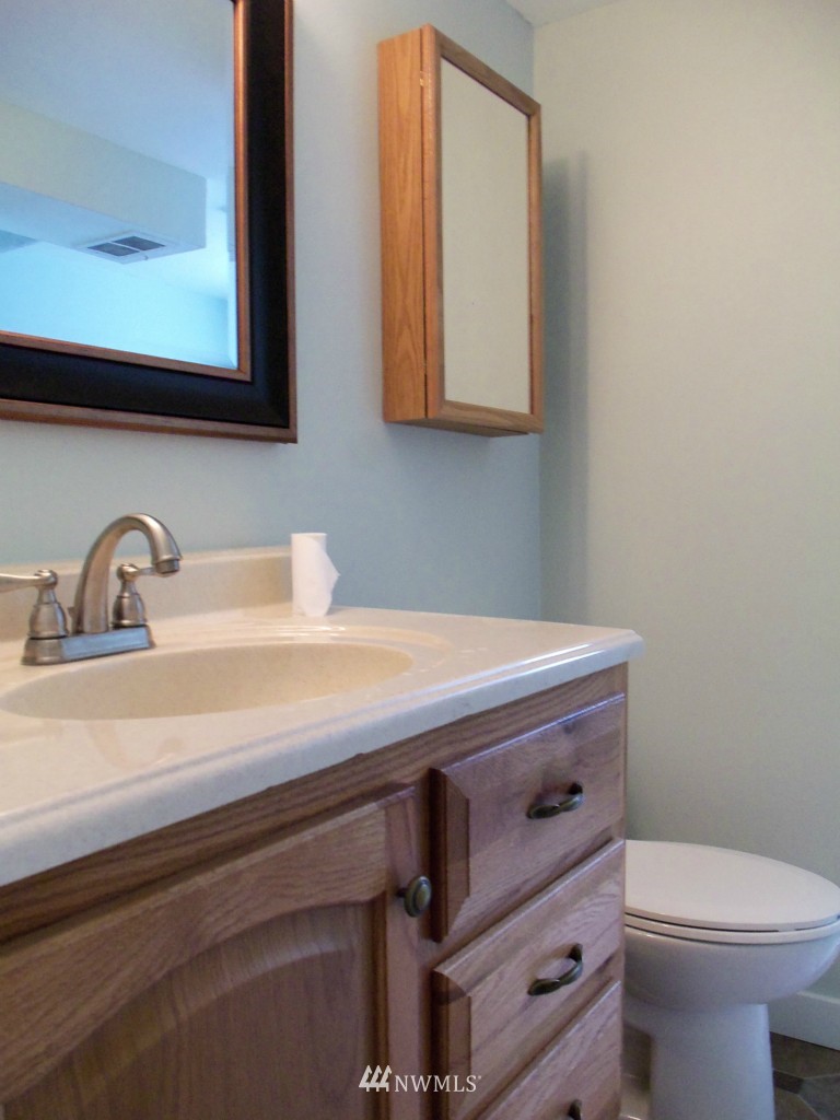 9408 37th Avenue Southwest Seattle, WA 98126 - Photo 8 of 15