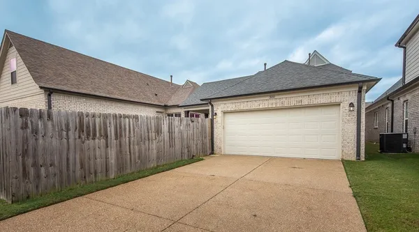 $325,000 | 300 Cherokee Circle, Oakland, TN 38060