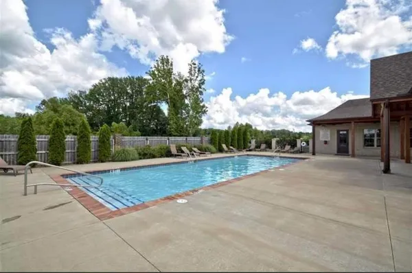 $325,000 | 300 Cherokee Circle, Oakland, TN 38060