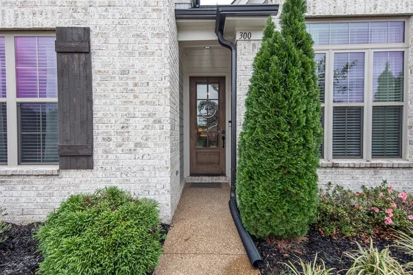 $325,000 | 300 Cherokee Circle, Oakland, TN 38060