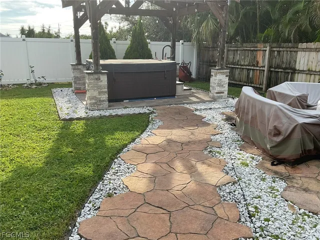 $499,000 | 320 Southeast 28th Terrace, Cape Coral, FL 33904