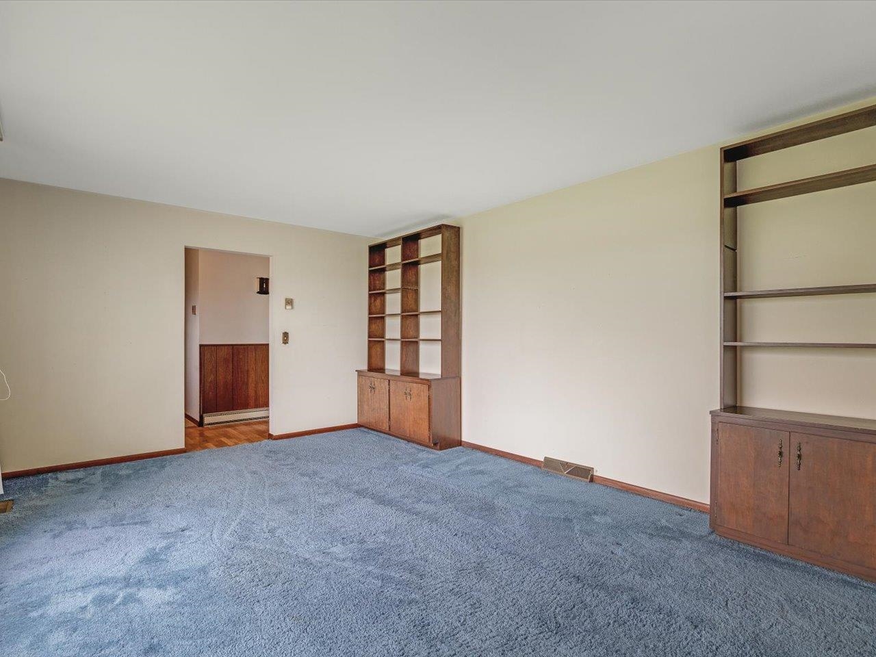 6838 Squaw Prairie Road Belvidere, IL 61008 - Photo 9 of 47