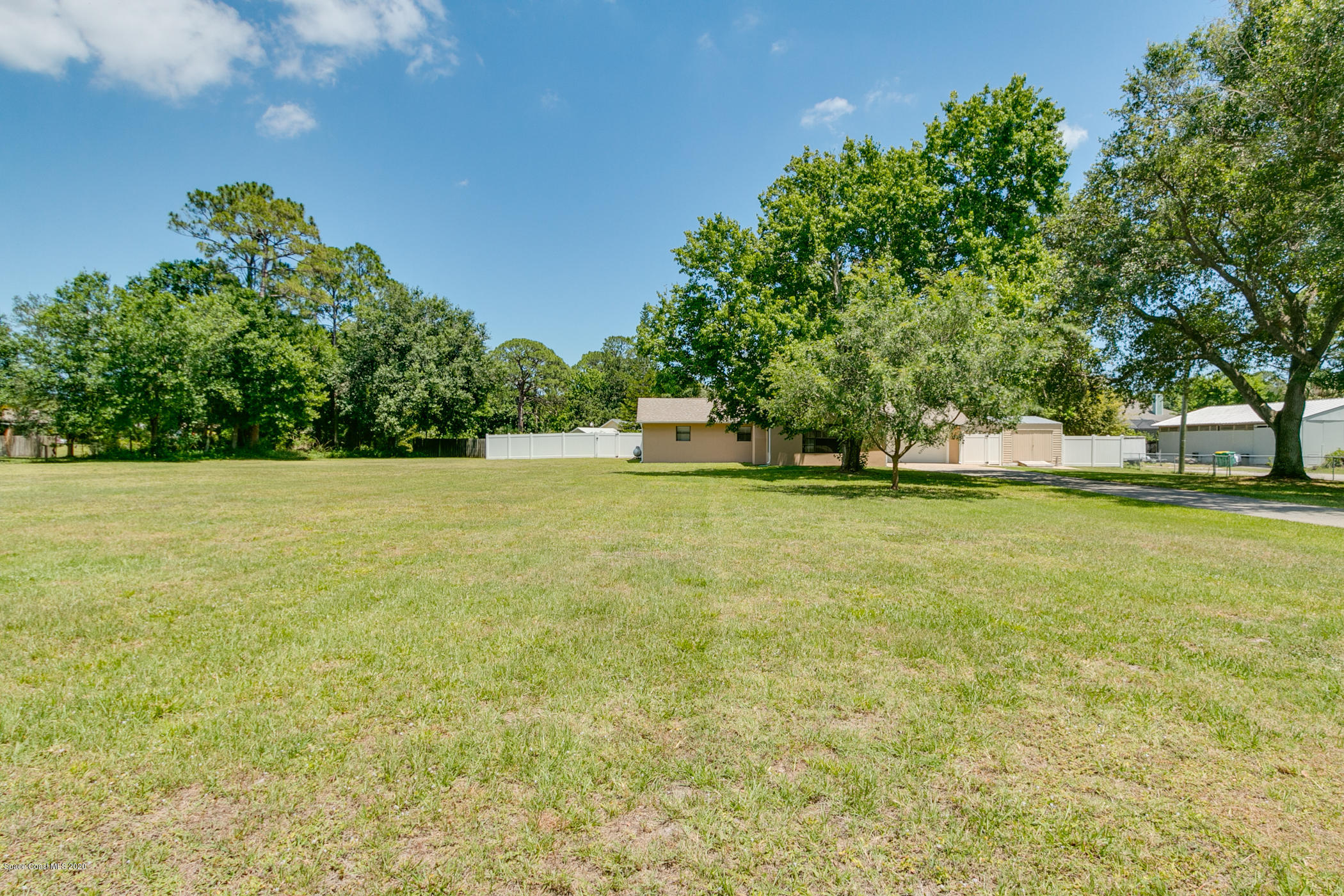 805 Cox Road Cocoa, FL 32926 - Photo 3 of 20 Front Yard
