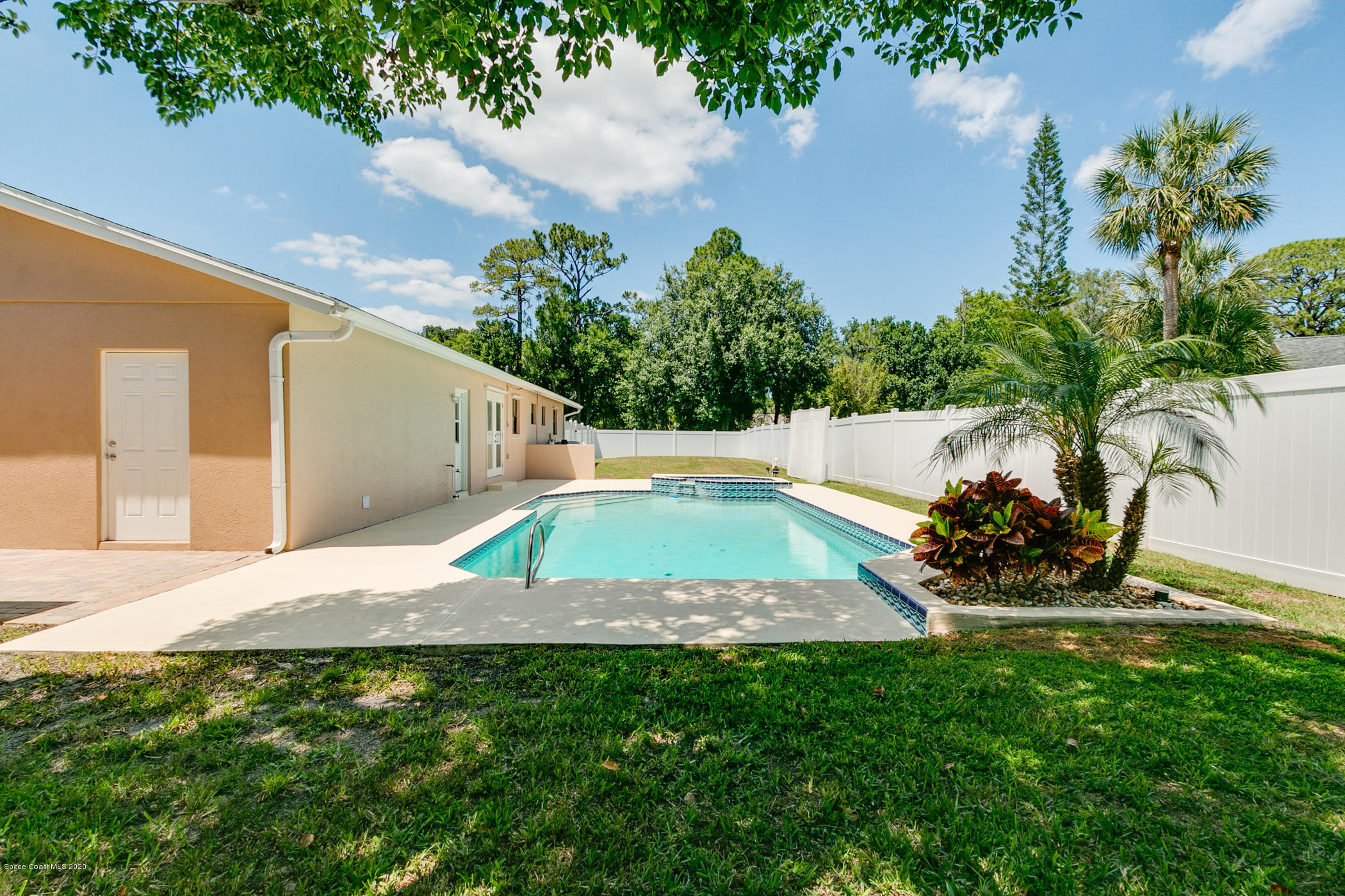 805 Cox Road Cocoa, FL 32926 - Photo 4 of 20 Backyard/Pool