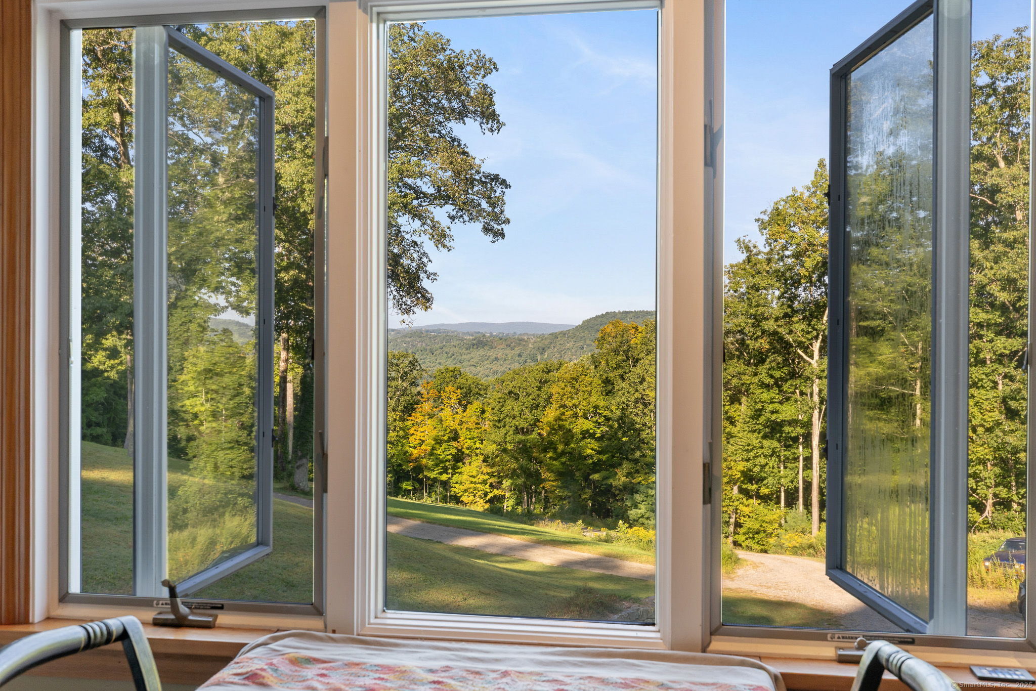 68 Johnson Road Canaan, CT 06031 - Photo 21 of 40 Living Room dining area