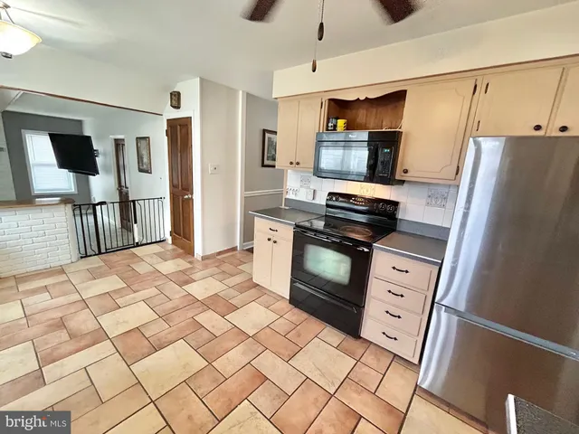 $394,999 | 4 Bull Run Road, Clementon, NJ 08021