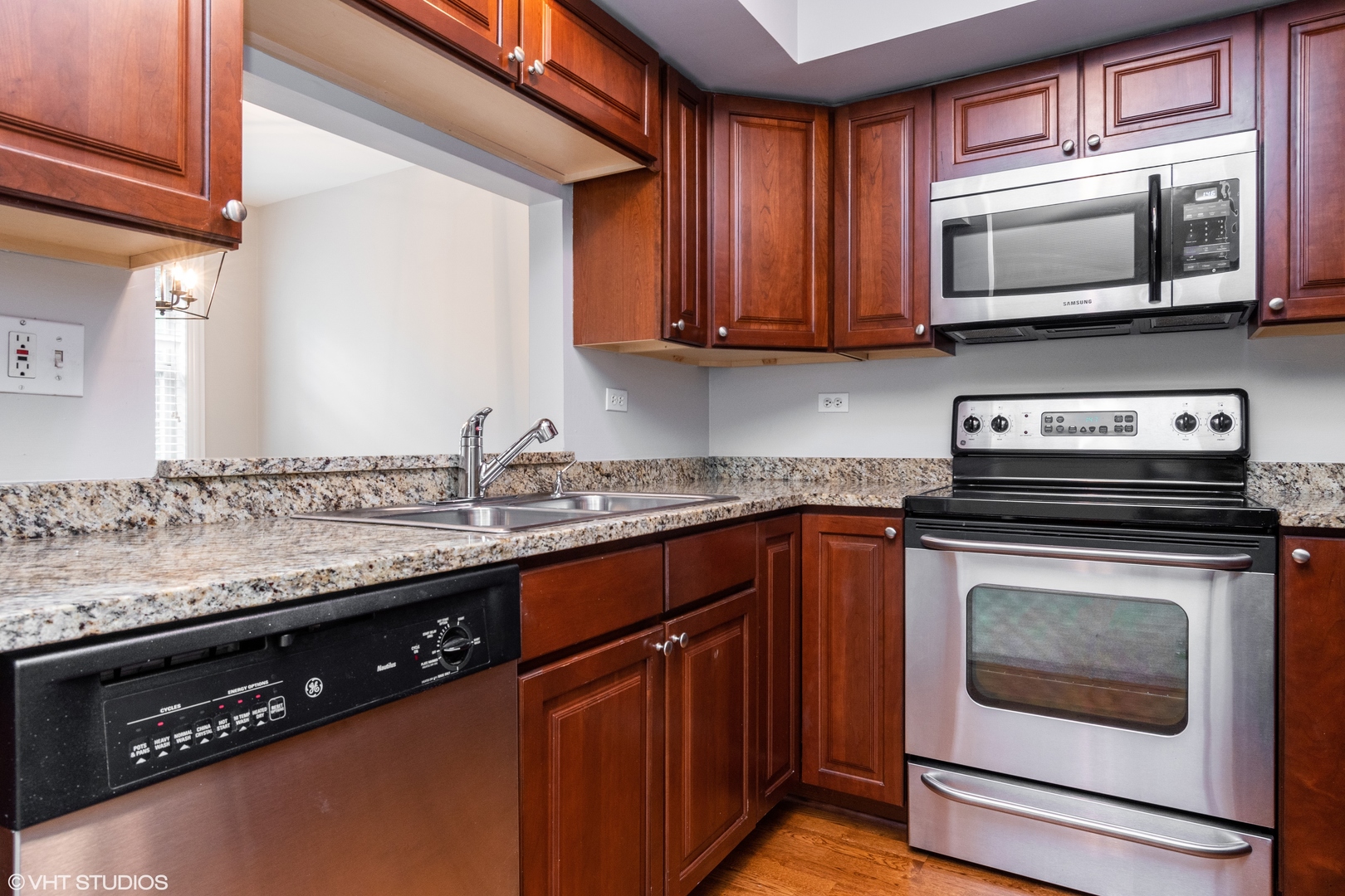19 Foxcroft Road, Unit 207 Naperville, IL 60565 - Photo 3 of 16