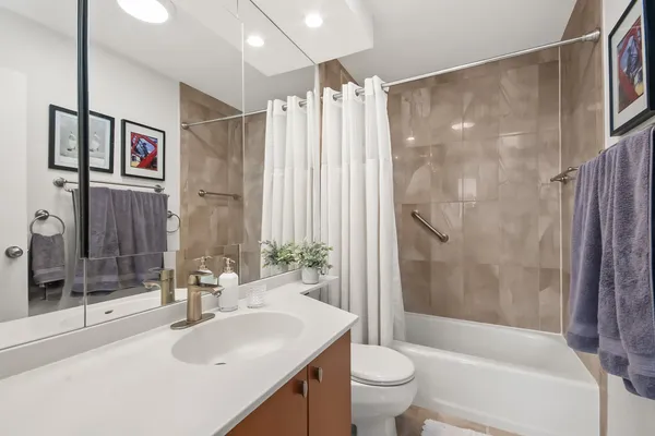 $499,000 | 155 North Harbor Drive, Unit 2309, Chicago, IL 60601