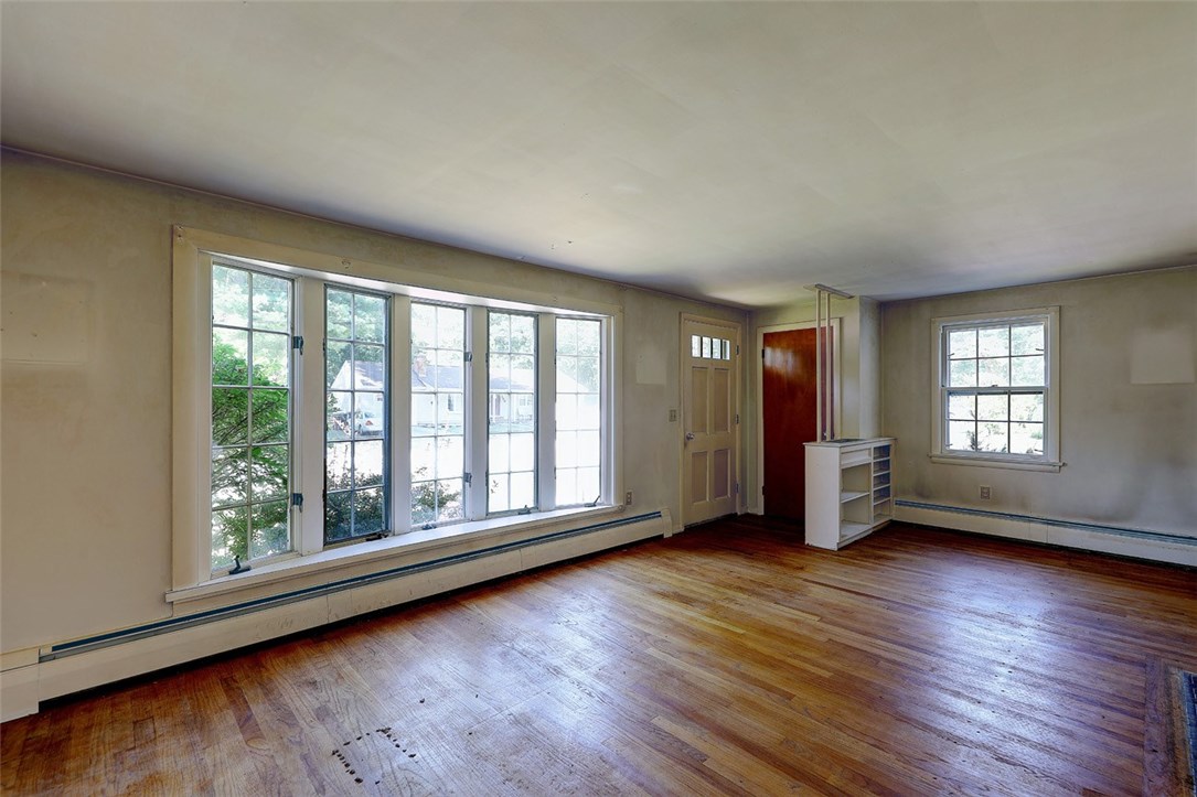 145 Brookhaven Road North Kingstown, RI 02852 - Photo 5 of 26 Gallery Image 5