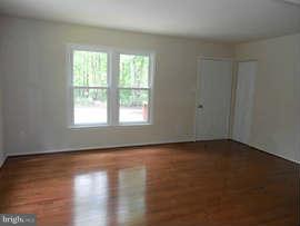 4055 Novum Road Reva, VA 22735 - Photo 9 of 30 Living Room