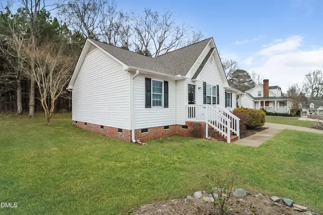 a view of outdoor space yard and patio