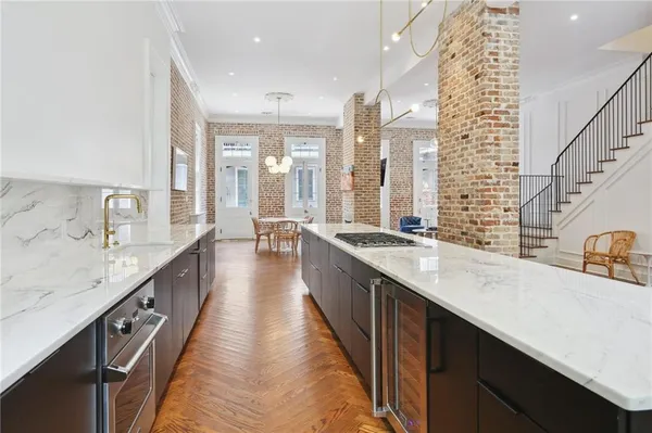 $9,500 | 810 Bourbon Street, New Orleans, LA 70116