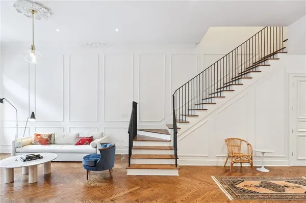 $9,500 | 810 Bourbon Street, New Orleans, LA 70116