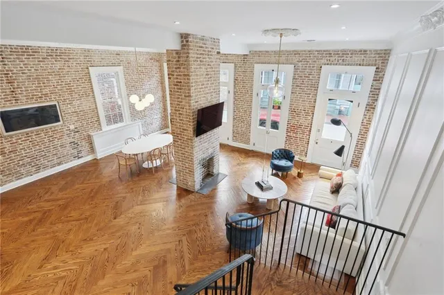 $9,500 | 810 Bourbon Street, New Orleans, LA 70116