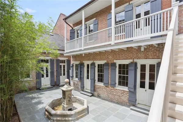 $9,500 | 810 Bourbon Street, New Orleans, LA 70116