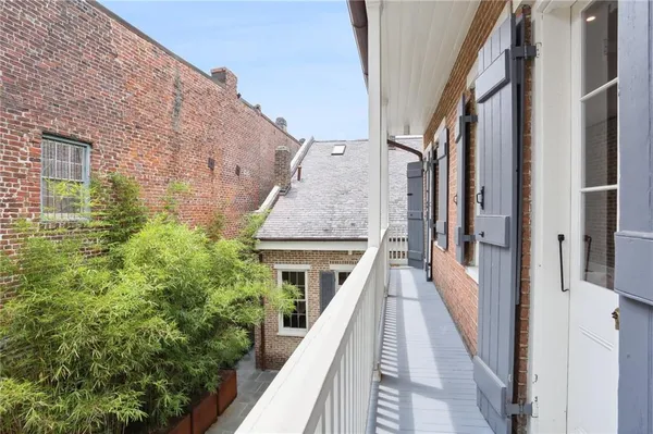 $9,500 | 810 Bourbon Street, New Orleans, LA 70116