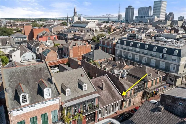 $9,500 | 810 Bourbon Street, New Orleans, LA 70116
