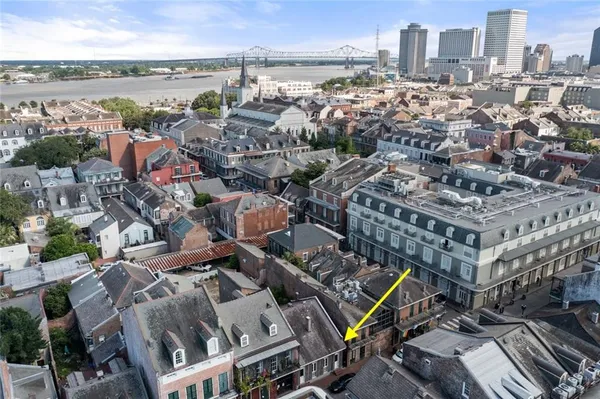 $9,500 | 810 Bourbon Street, New Orleans, LA 70116