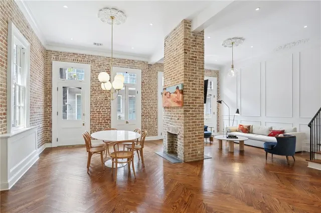 $9,500 | 810 Bourbon Street, New Orleans, LA 70116